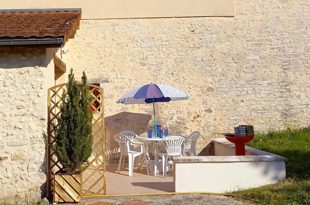 Gites Le Clos De Lamie Avec 2 Piscines Privees Fossemagne Luaran gambar