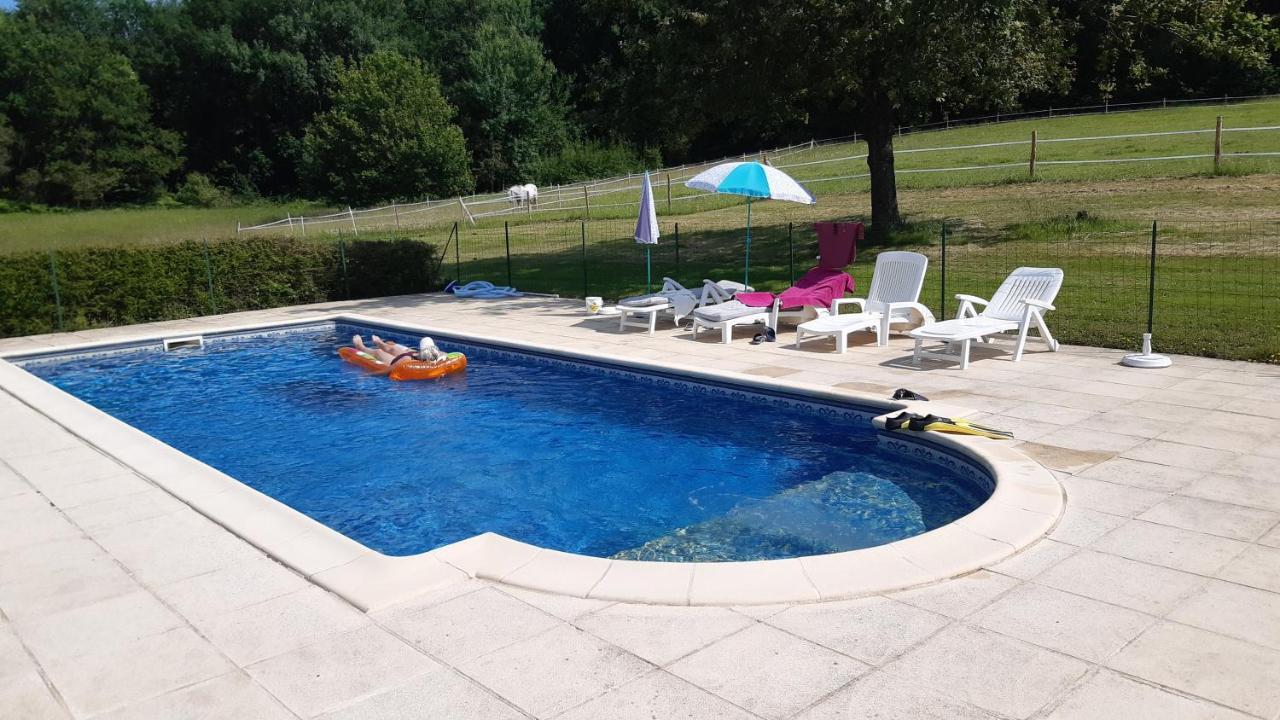 Gites Le Clos De Lamie Avec 2 Piscines Privees Fossemagne Luaran gambar