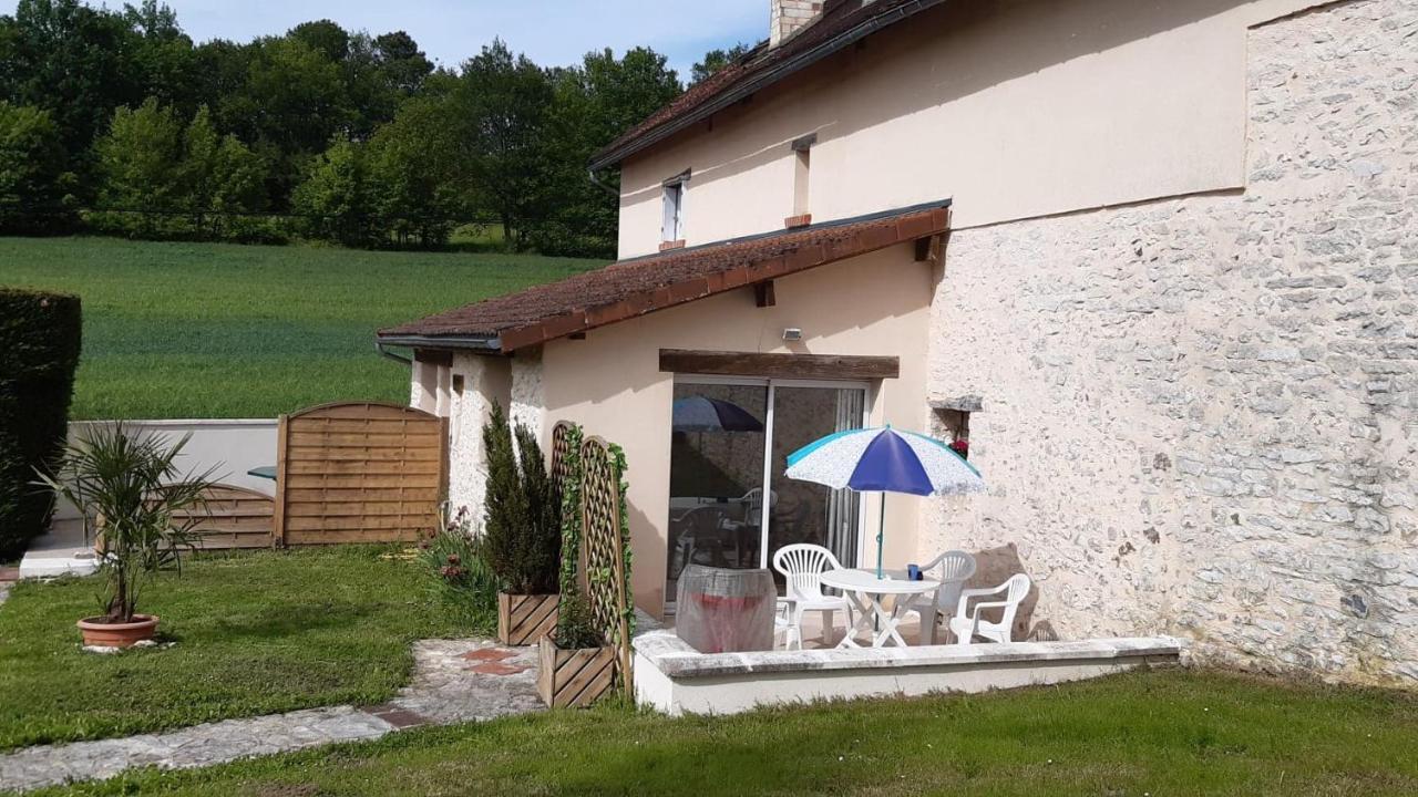 Gites Le Clos De Lamie Avec 2 Piscines Privees Fossemagne Luaran gambar